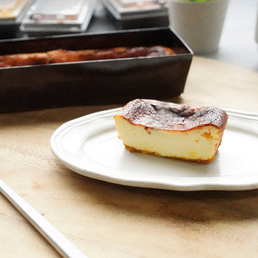 BLOCK BLOCK TOKYO ブラックレーベル バスクチーズケーキ(プレーン)