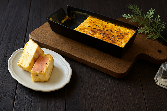 お酒と楽しむ甘くないバスクチーズケーキ(ベーコン&ペッパー)