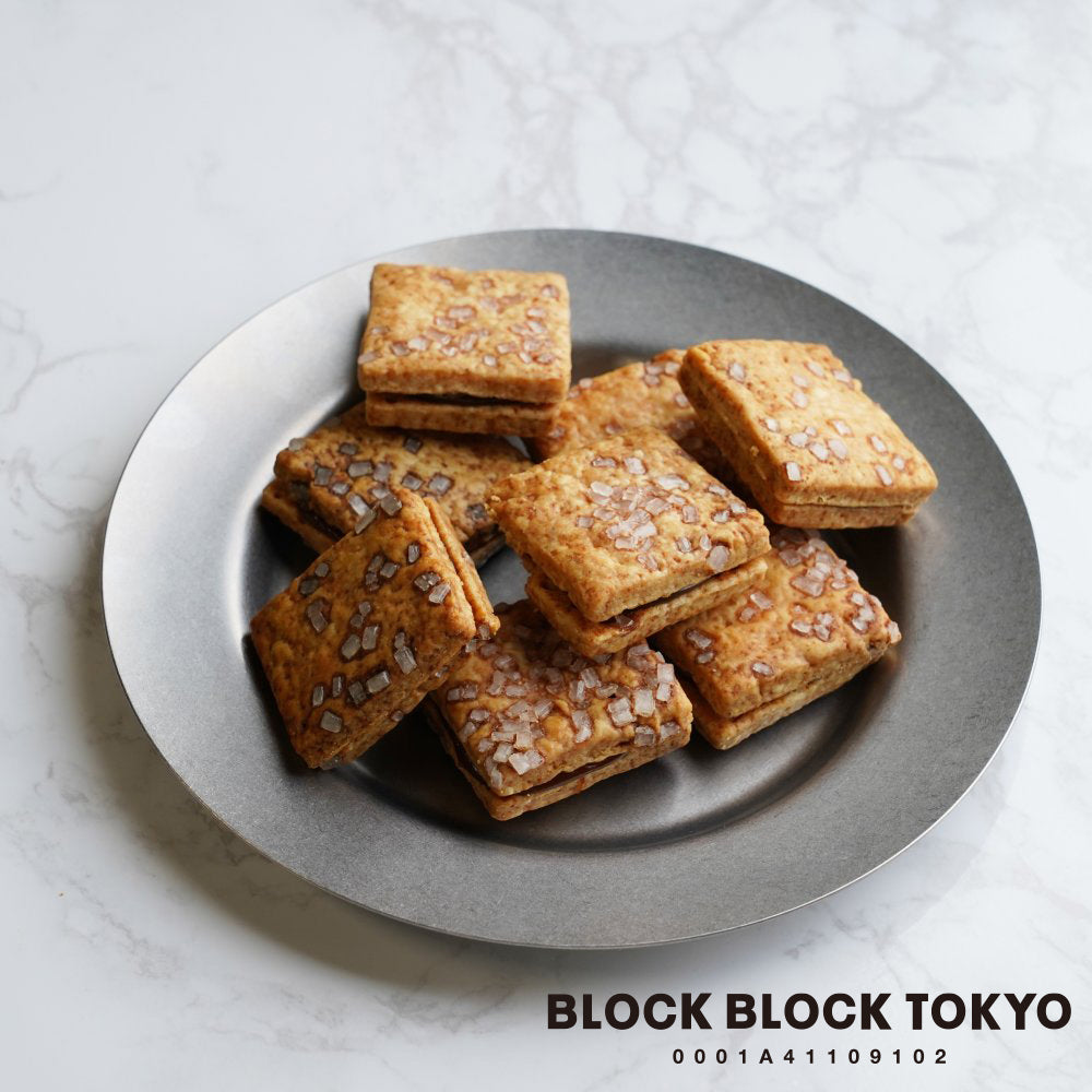【送料無料、ポスト投函】BLOCK BLOCK TOKYO バスクチーズクッキー（ショコラ）4個入り／HAPPY BITHDAY シール付