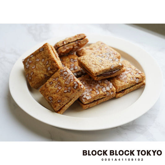 【送料無料、ポスト投函】BLOCK BLOCK TOKYO バスクチーズクッキー（キャラメル）８個入り／GIFT FOR YOU シール付