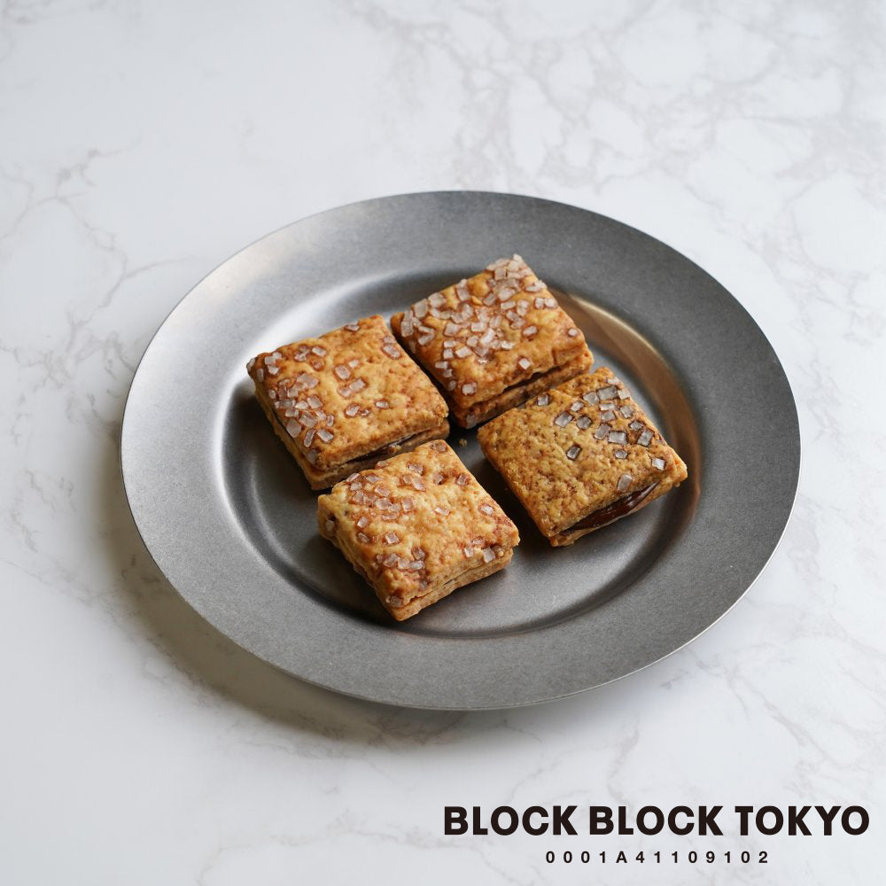 【送料無料、ポスト投函】BLOCK BLOCK TOKYO バスクチーズクッキー（ショコラ）８個入り／HAPPY BITHDAY シール付