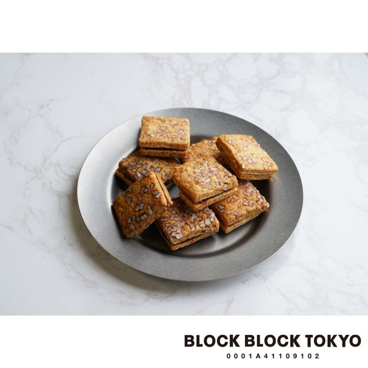 【送料無料、ポスト投函】BLOCK BLOCK TOKYO バスクチーズクッキー（ショコラ）８個入り／GIFT FOR YOU シール付