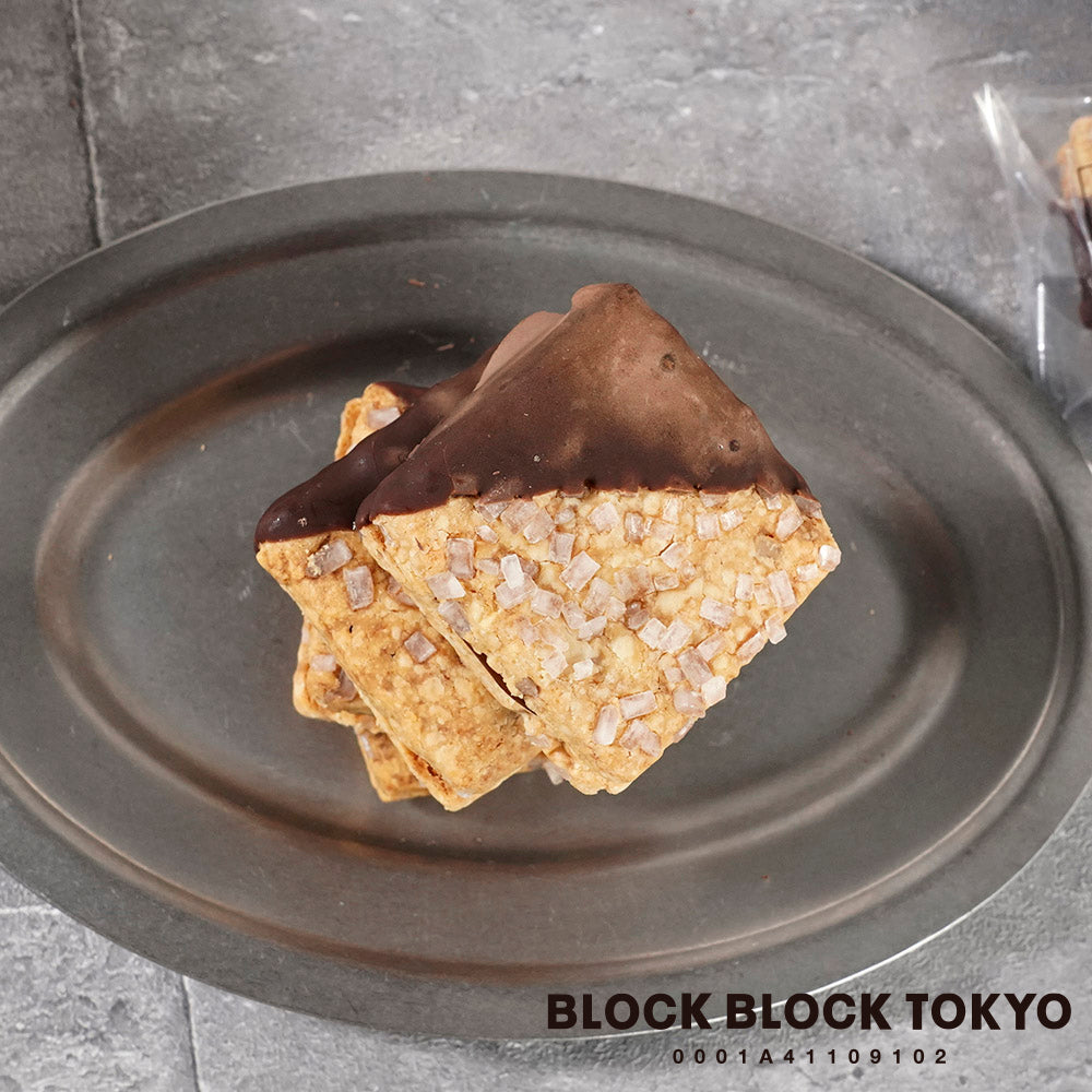 【送料無料、ポスト投函】BLOCK BLOCK TOKYO ショコラバスクチーズクッキー（キャラメル）4個入／HAPPY BITHDAY シール付