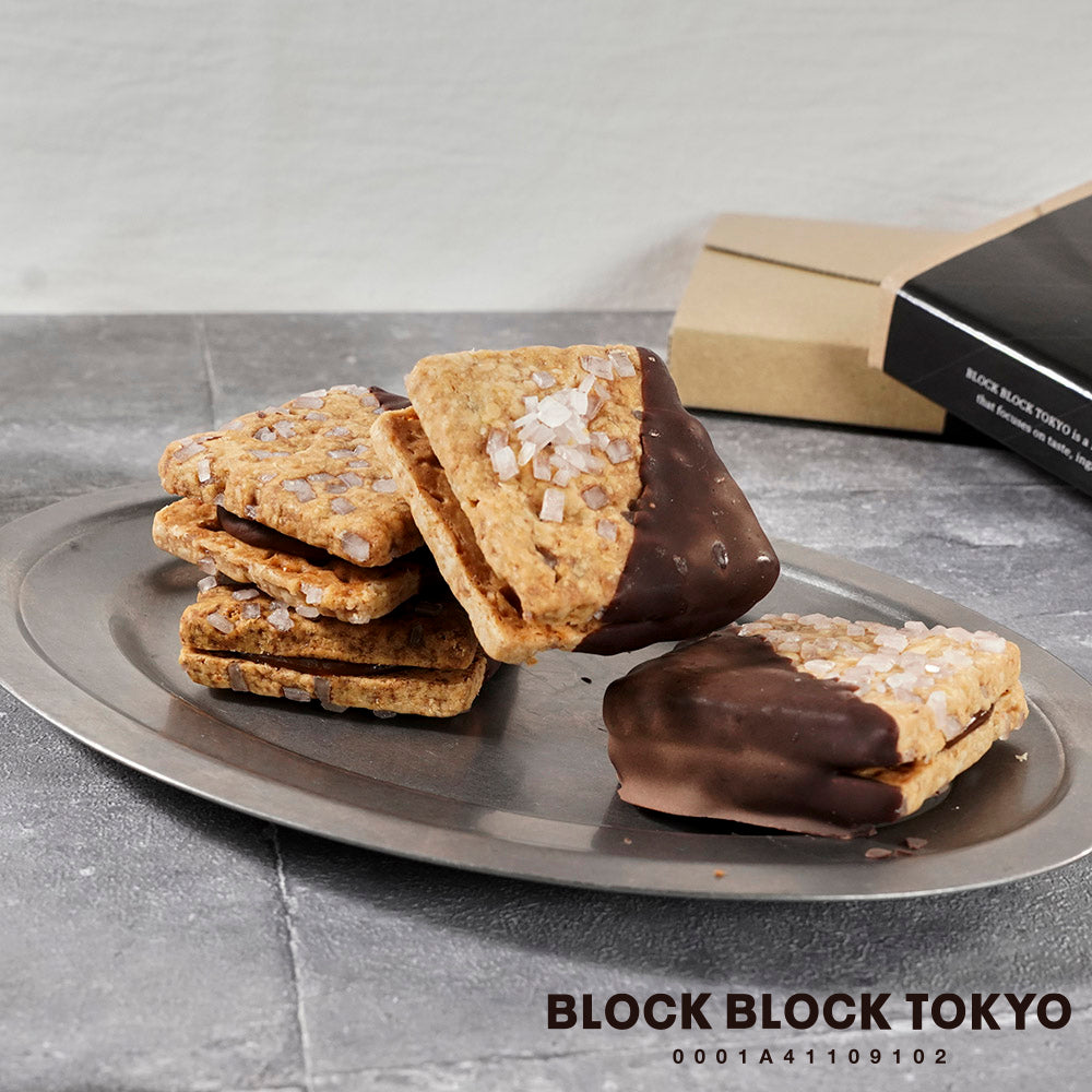 【送料無料、ポスト投函】BLOCK BLOCK TOKYO ショコラバスクチーズクッキー（ショコラ）4個入／HAPPY BITHDAY シール付