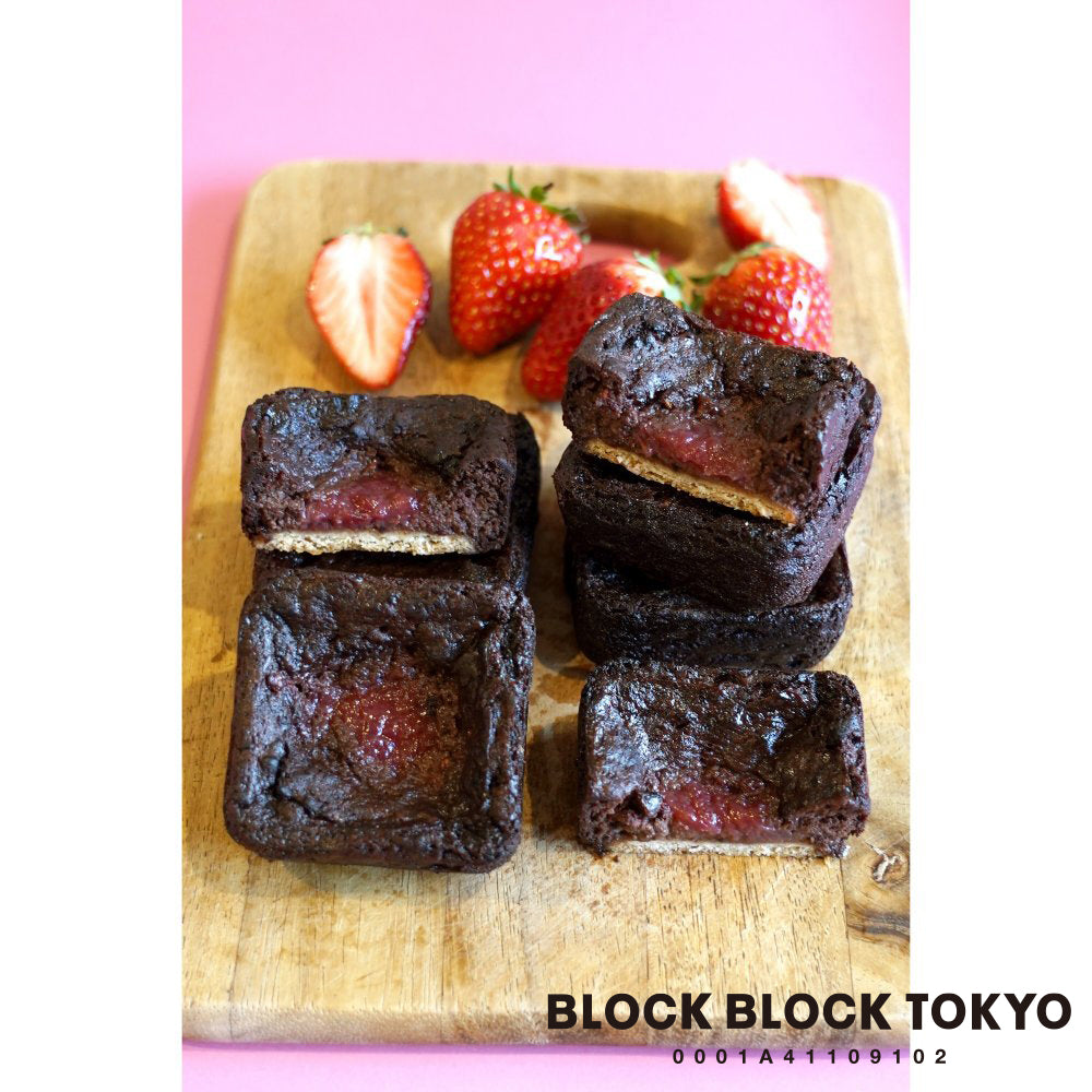 BLOCK BLOCK TOKYO バスクチーズケーキ／Basque Burnt Cheese Cake（ショコラストロベリー　8個入り）